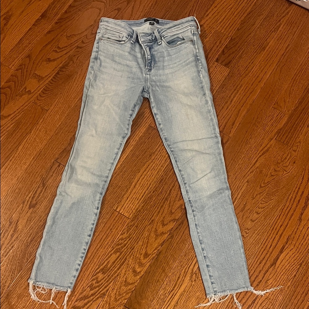 Abercrombie Light Wash Women’s Skinny Jeans